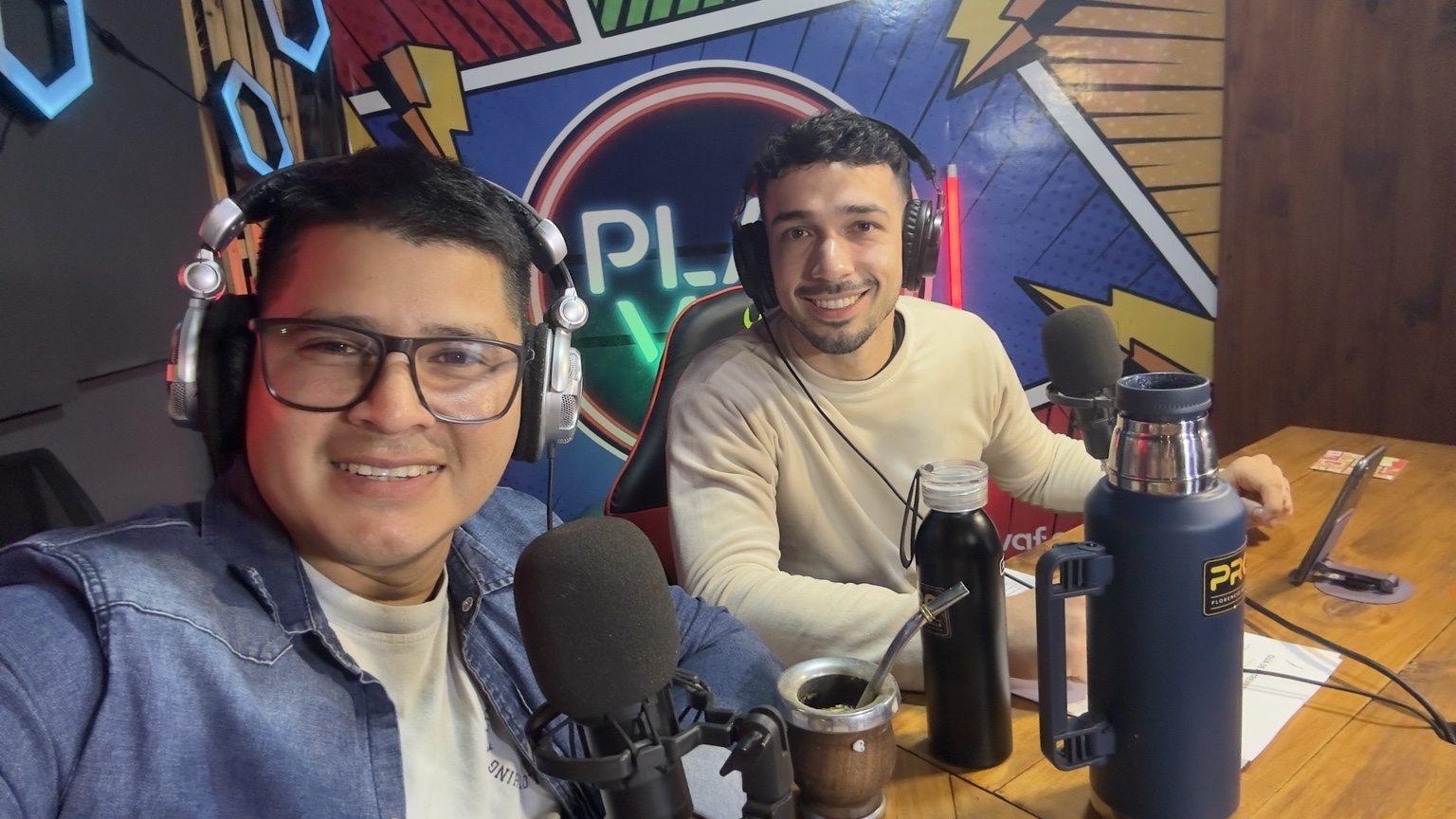 En la mesa — Nunca Nos Fuimos